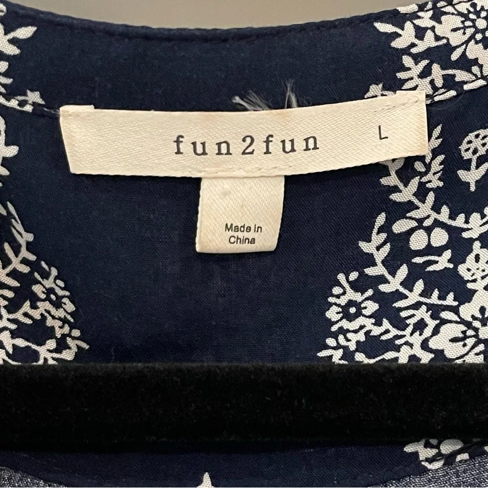 Kedzie Henley Top. Size Large - Picture 3 of 5